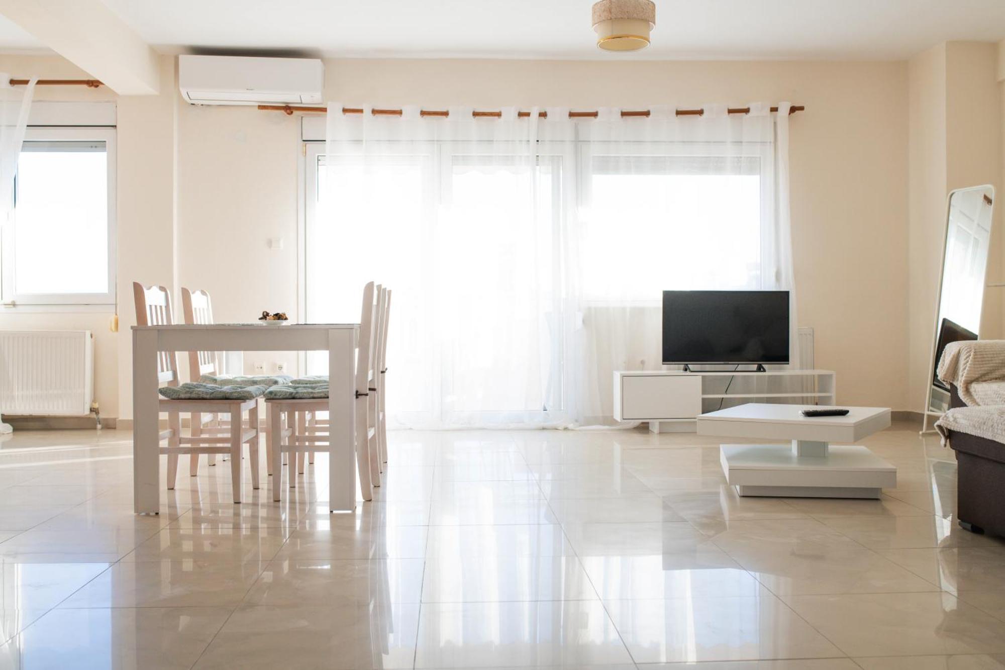 Apartment 3 Bedroom Apartment, 115m2 *